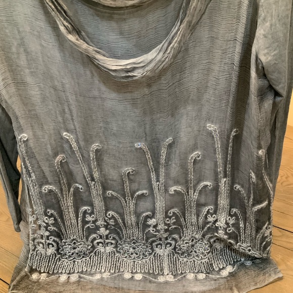 Soft Surroundings Silk Long Sleeve Grey Tunic in Large - Picture 2 of 7